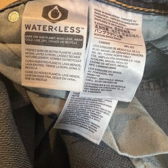 Levi’s 541 Jeans - Picture 4 of 4